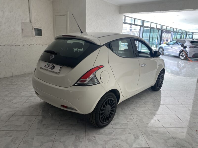 Lancia Ypsilon 1.2 gold